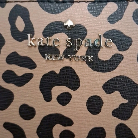 Kate Spade Darcy Large Slim Bifold Leopard Print Wallet - Picture 3 of 11